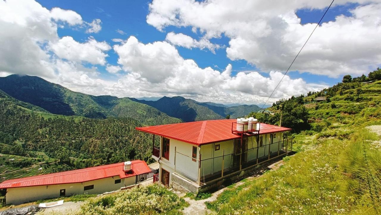 The Vintage Hill Village - Himalayan Boutique Kanatal