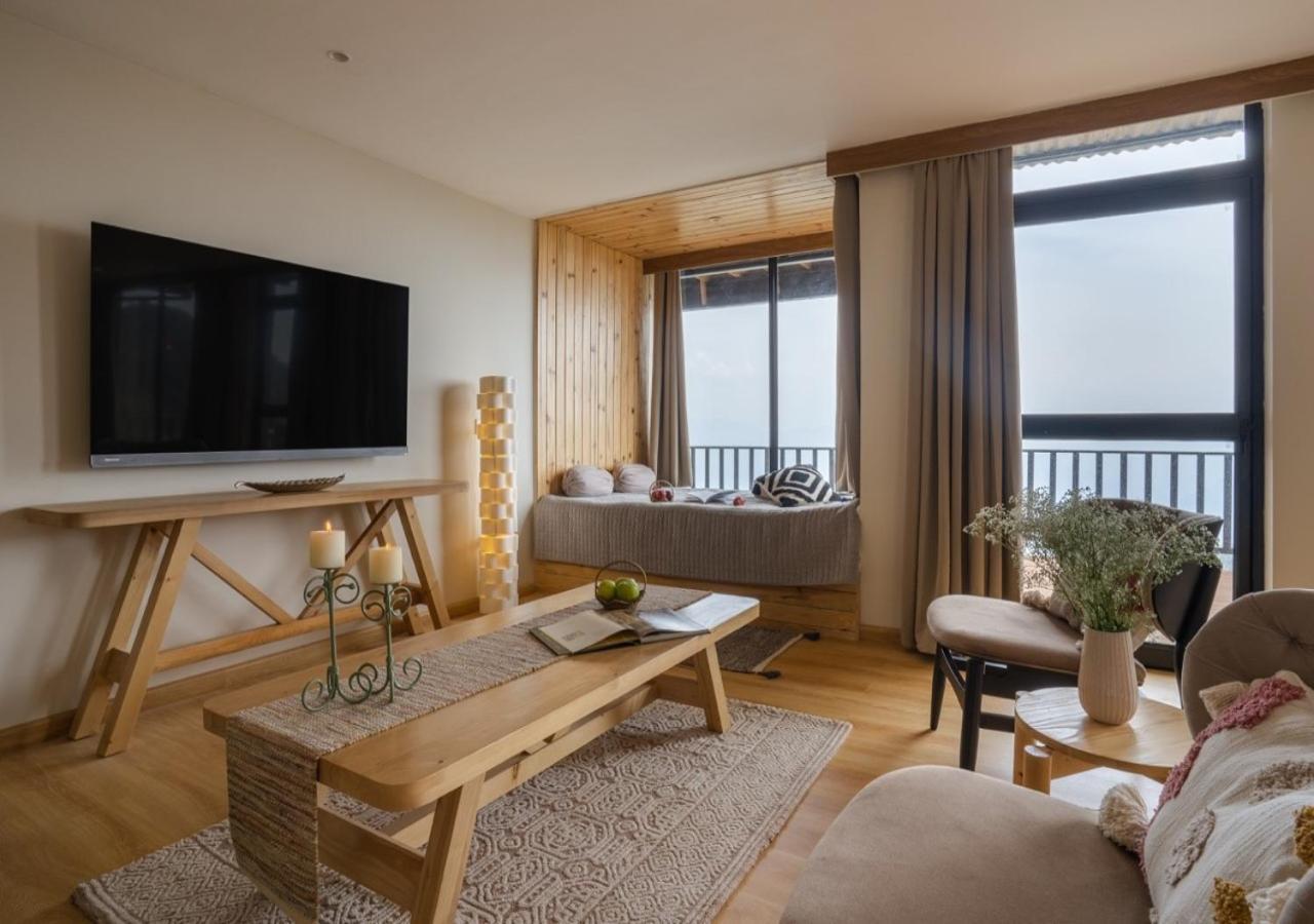 Avalon Cottages, By Leisure * Kanatal