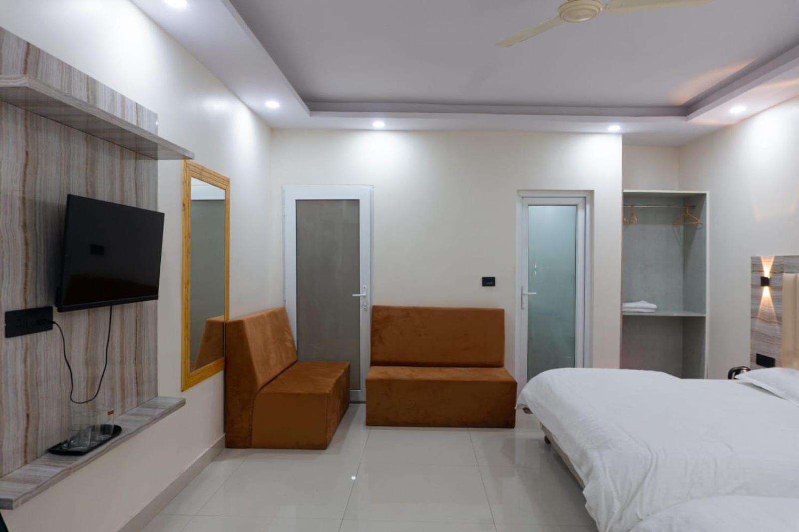 Hotel Asraya Kanatal