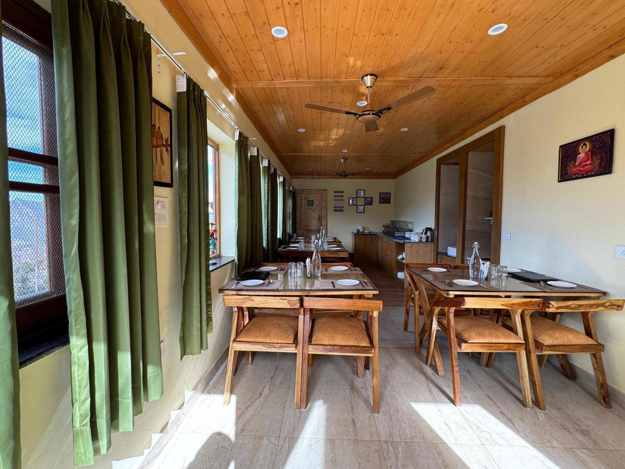 Hotel The Vintage Hill Village - Himalayan Boutique