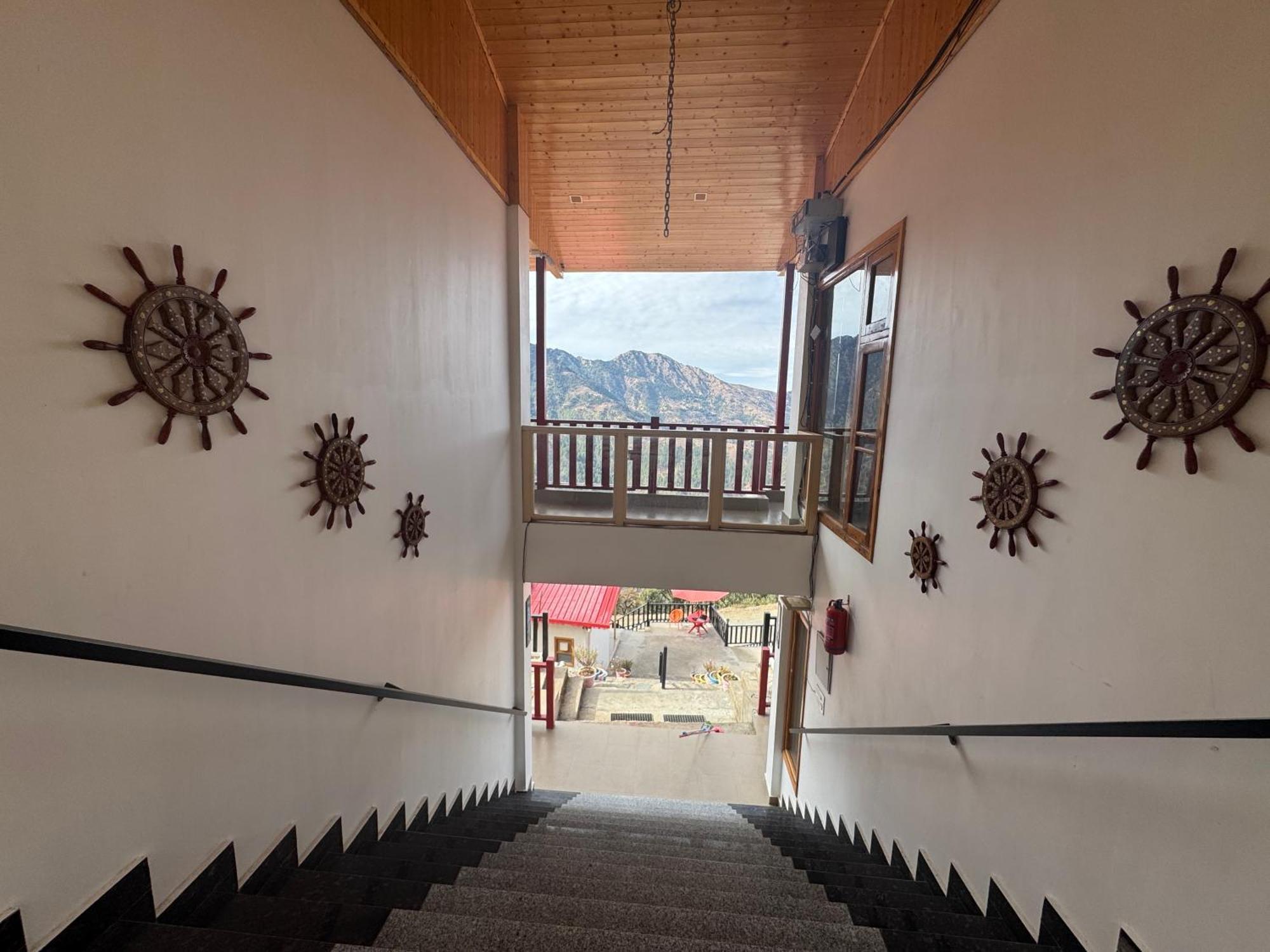 The Vintage Hill Village - Himalayan Boutique Hotel Kanatal