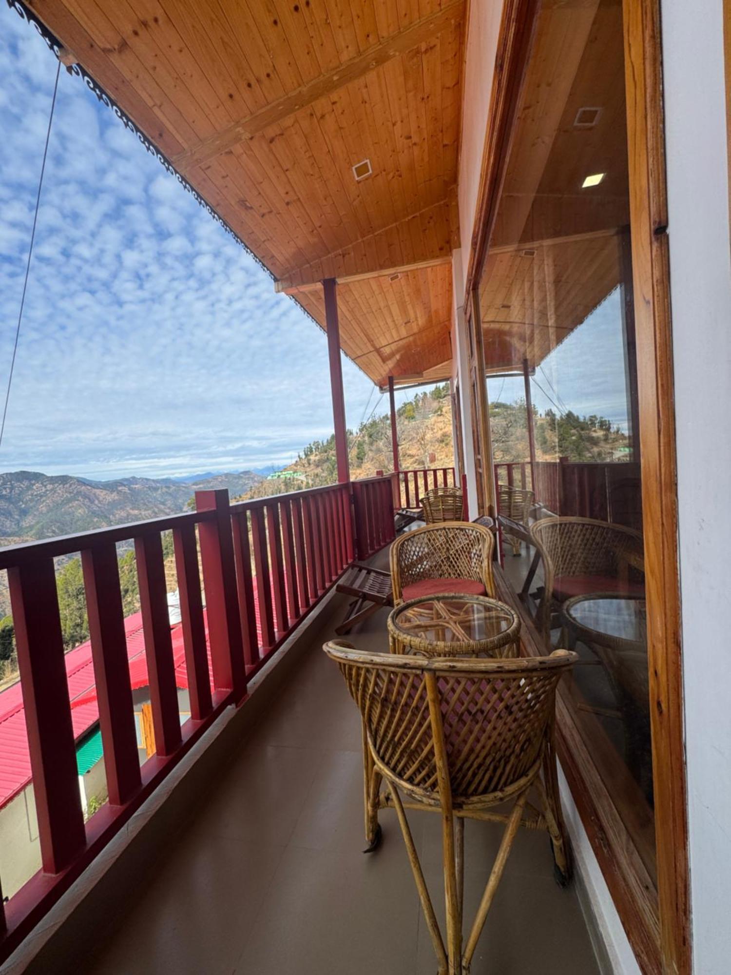 The Vintage Hill Village - Himalayan Boutique Kanatal