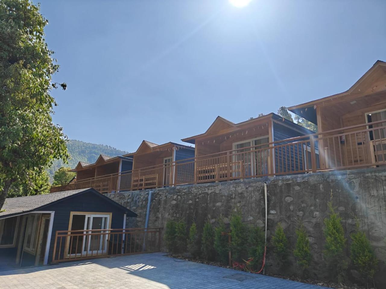 Nirmaya Resort *