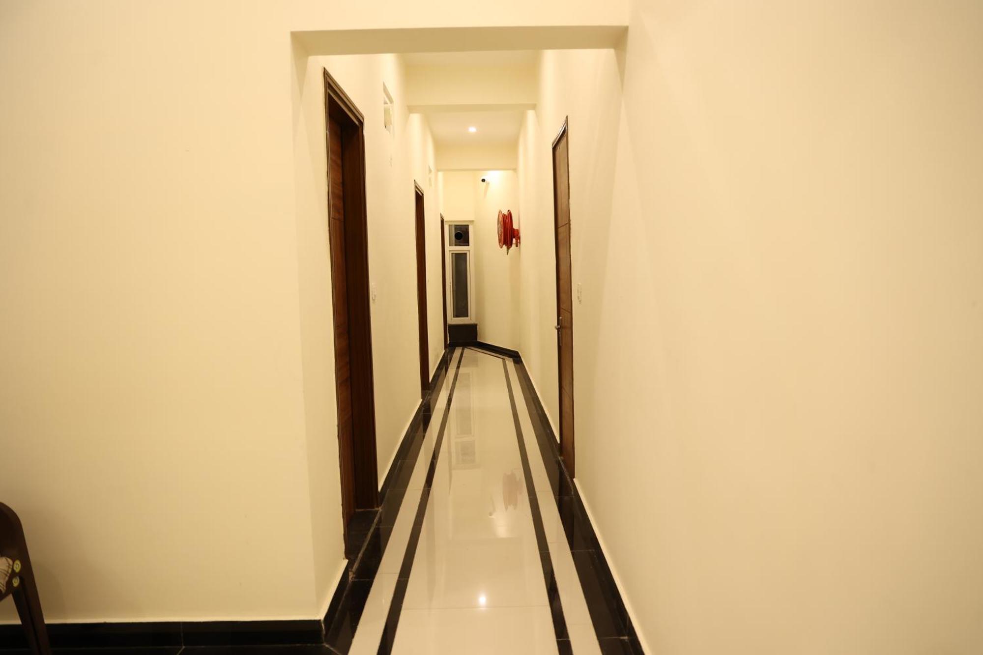 Hotel The Hills 5*