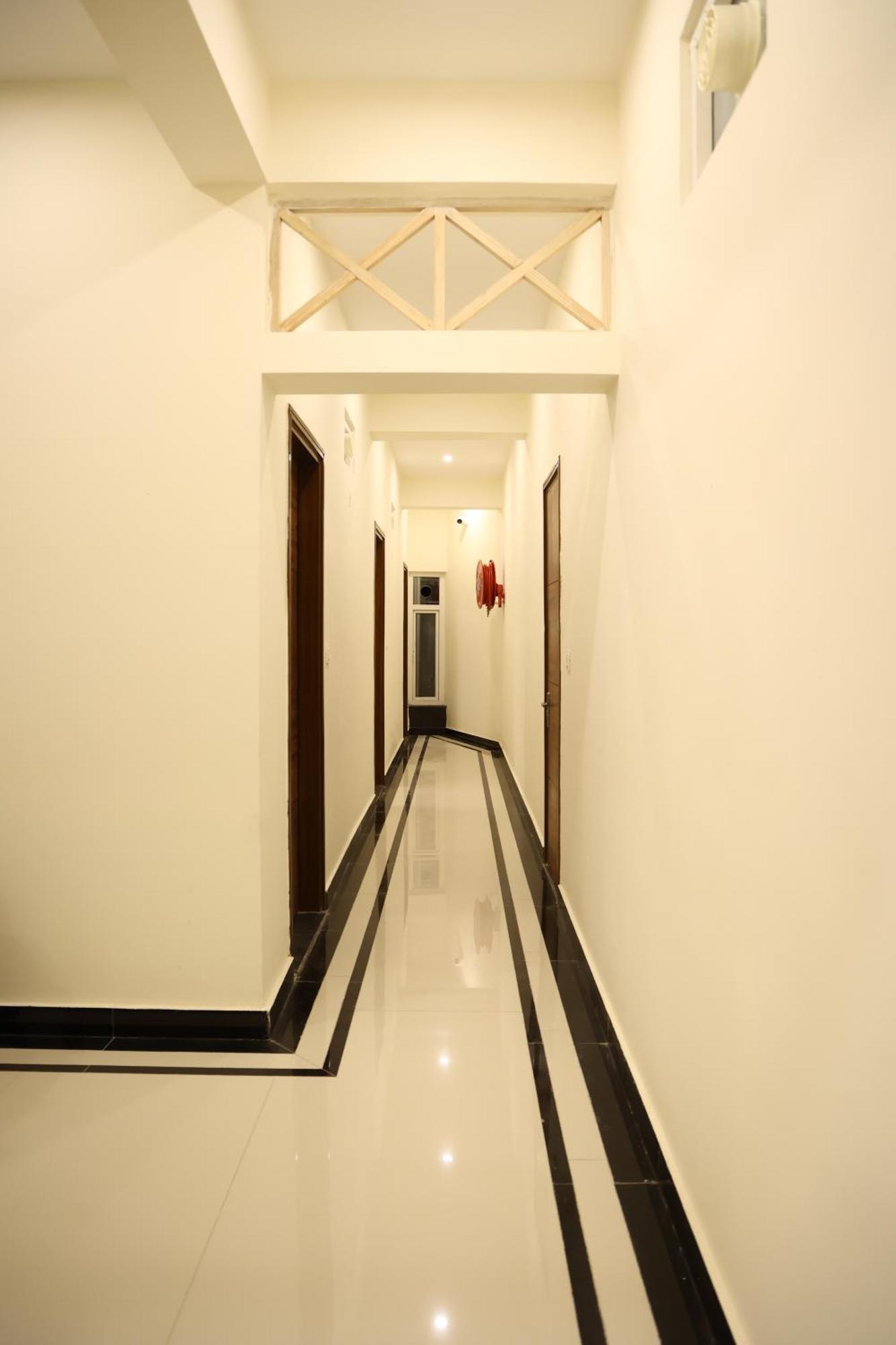 The Hills Hotel Kanatal