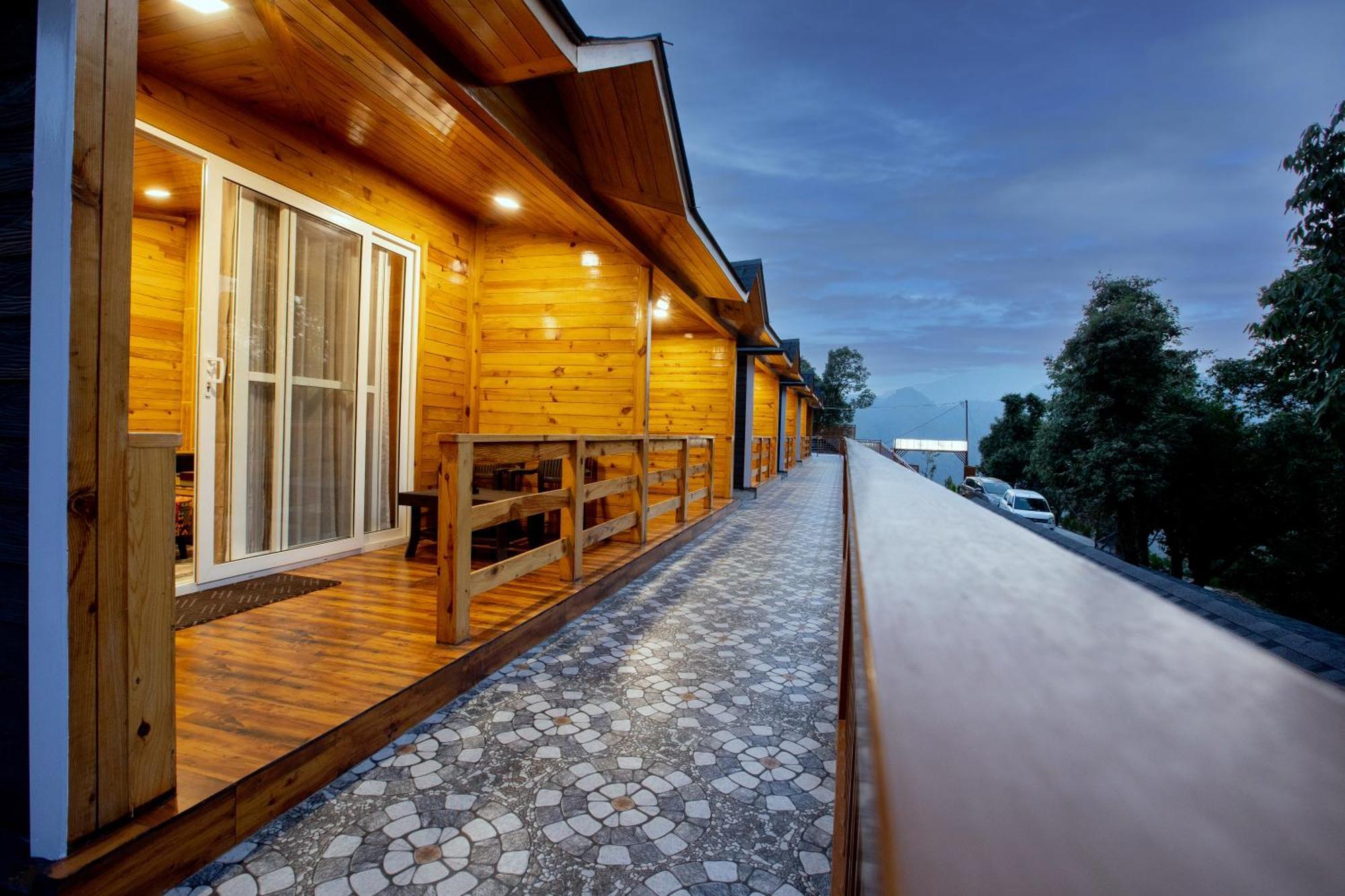 Resort Nirmaya Kanatal